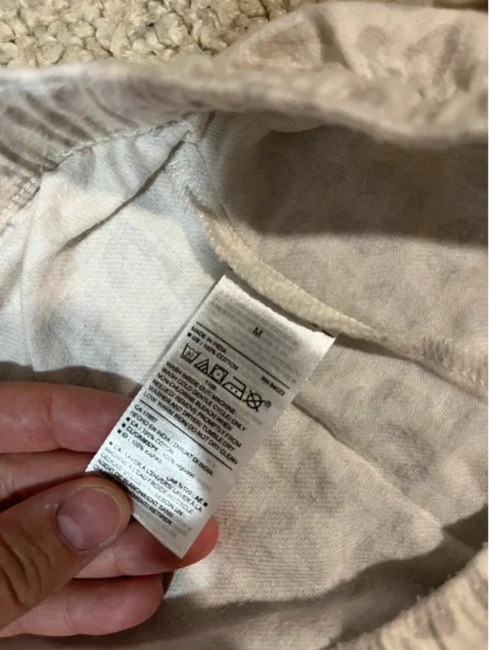 Old Navy woman girl pajama pants M sleepwear white cheetah print